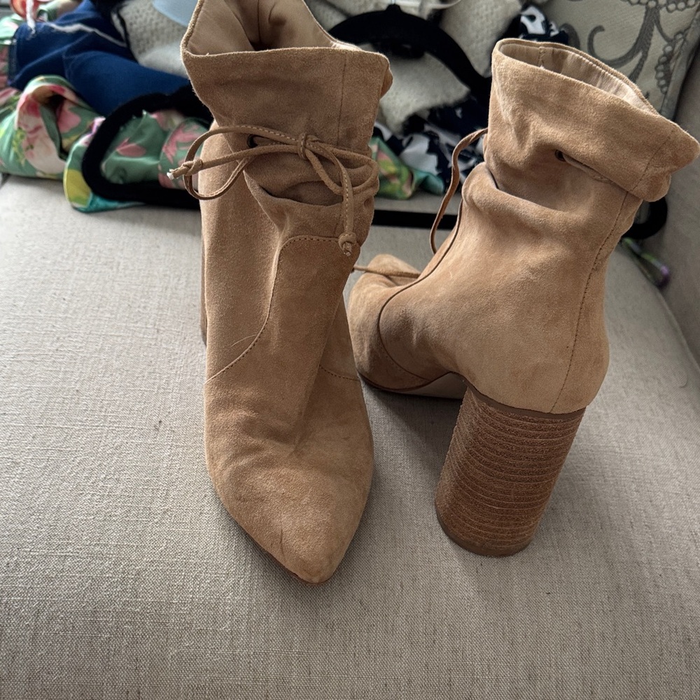 Elegant Tan Heeled Boots